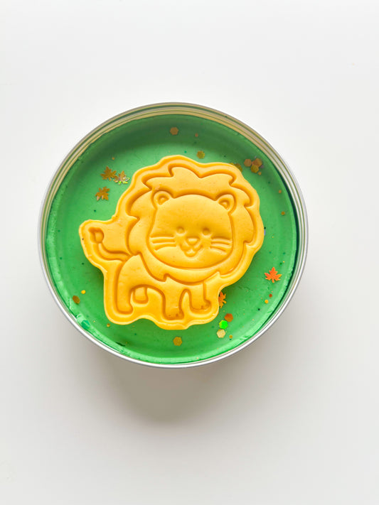 Safari Themed Sensory Scented Play Dough Tins for Personalised Party Favours Lion