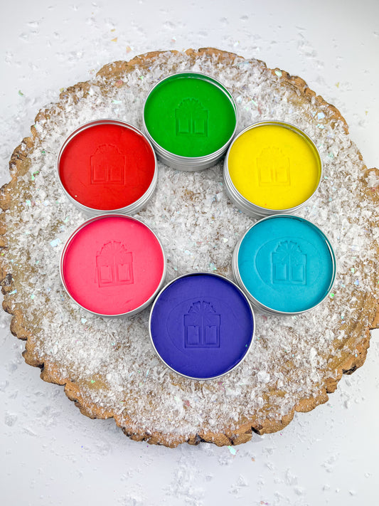 Christmas Present Magic Dough Set - 6 colourful doughs with hidden surprises inside!
