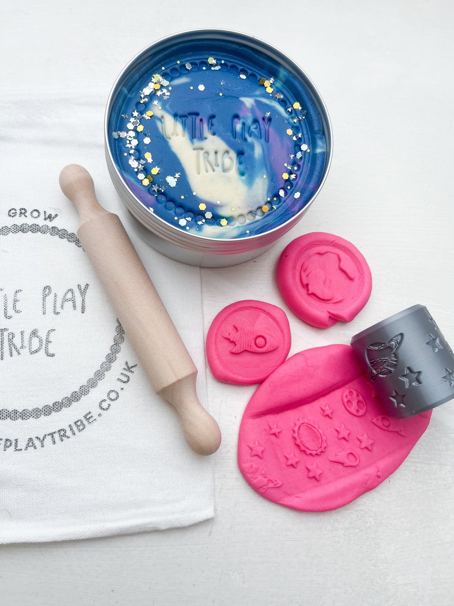 Space Discovery Dough Grab & Go Kit | Galaxy Playdough Kit with Hidden Astronauts