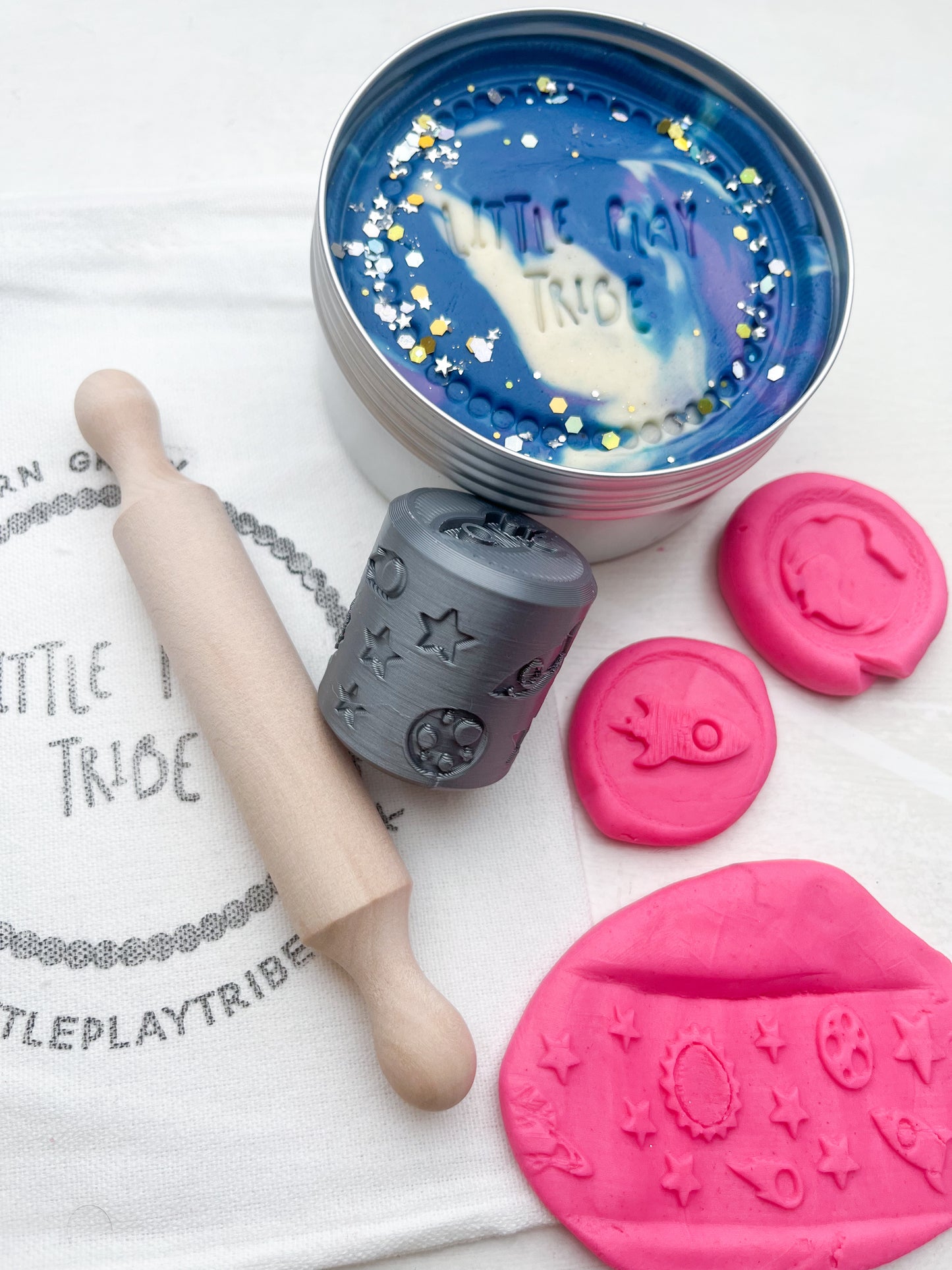 Space Discovery Dough Grab & Go Kit | Galaxy Playdough Kit with Hidden Astronauts