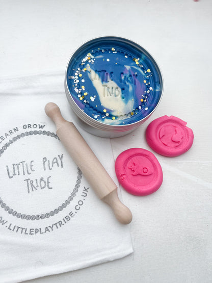 Space Discovery Dough Grab & Go Kit | Galaxy Playdough Kit with Hidden Astronauts