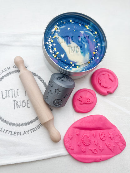Space Discovery Dough Grab & Go Kit | Galaxy Playdough Kit with Hidden Astronauts