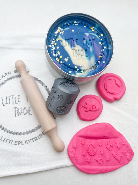 Space Discovery Dough Grab & Go Kit | Galaxy Playdough Kit with Hidden Astronauts