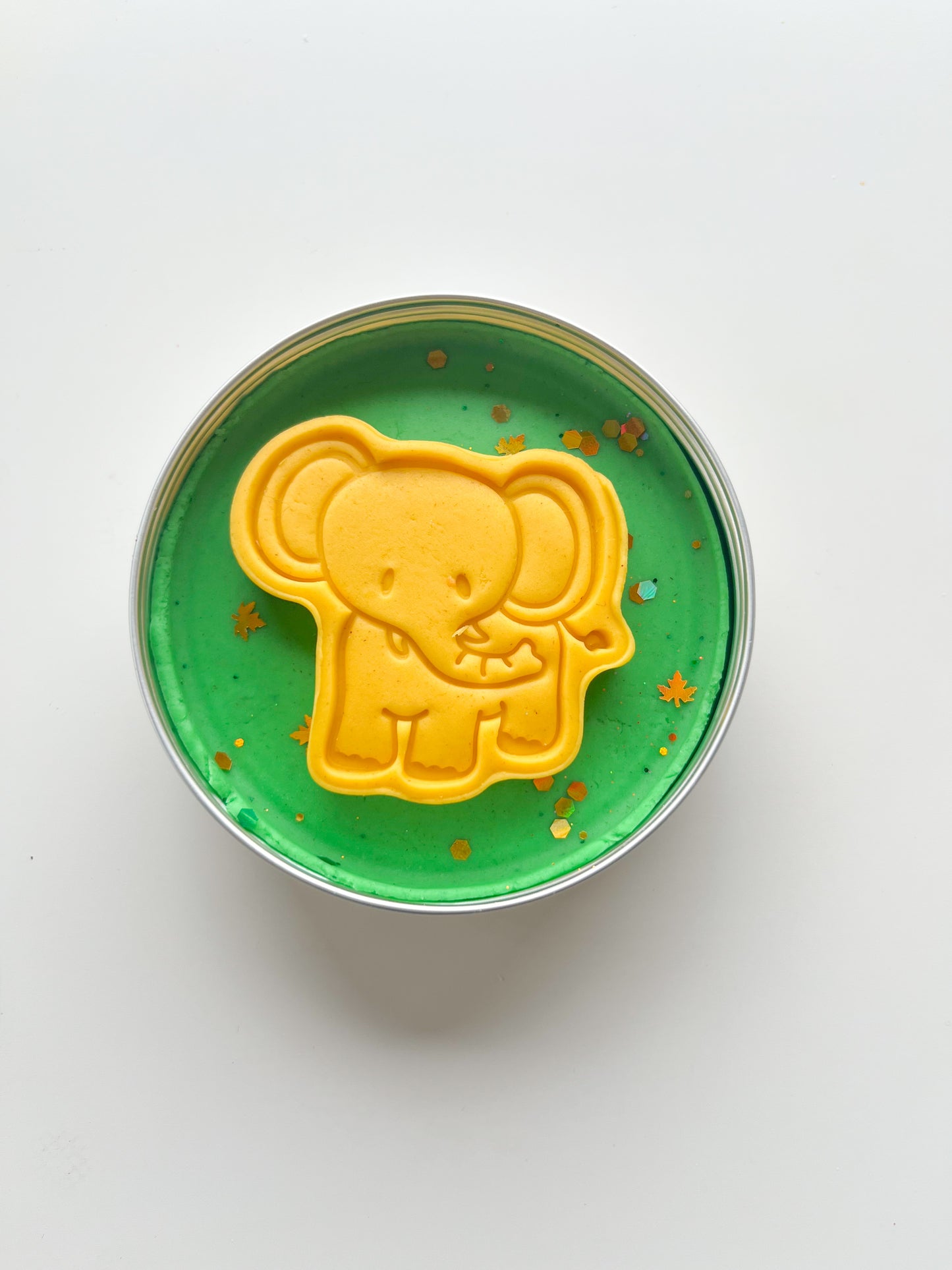 Safari Themed Sensory Scented Play Dough Tins for Personalised Party Favours Elephant
