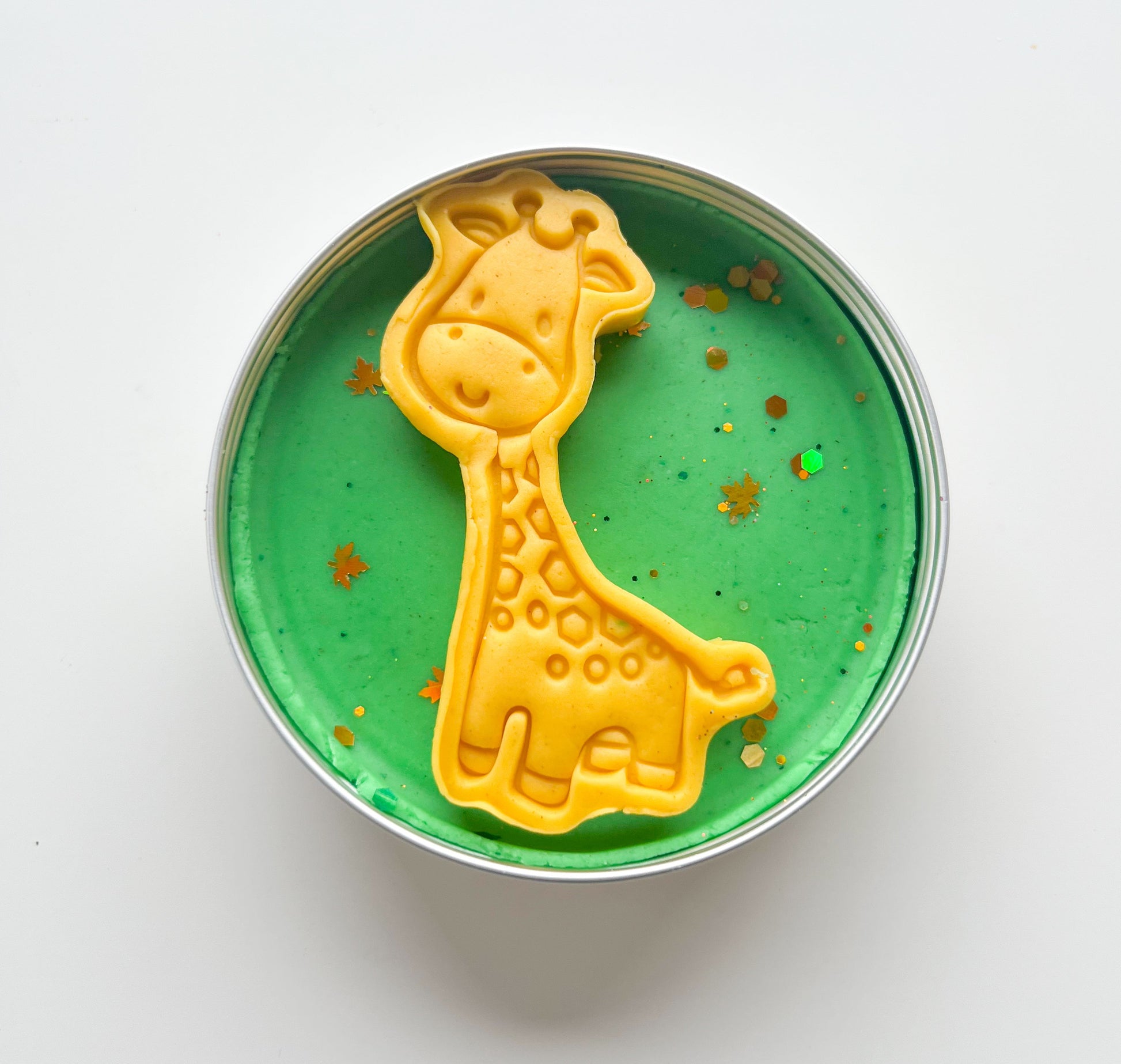 Safari Themed Sensory Scented Play Dough Tins for Personalised Party Favours Giraffe
